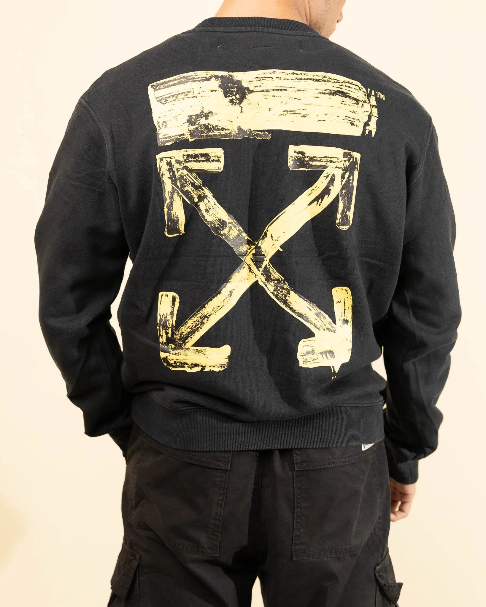 Off White Acrylic Arrow Black Sweatshirt