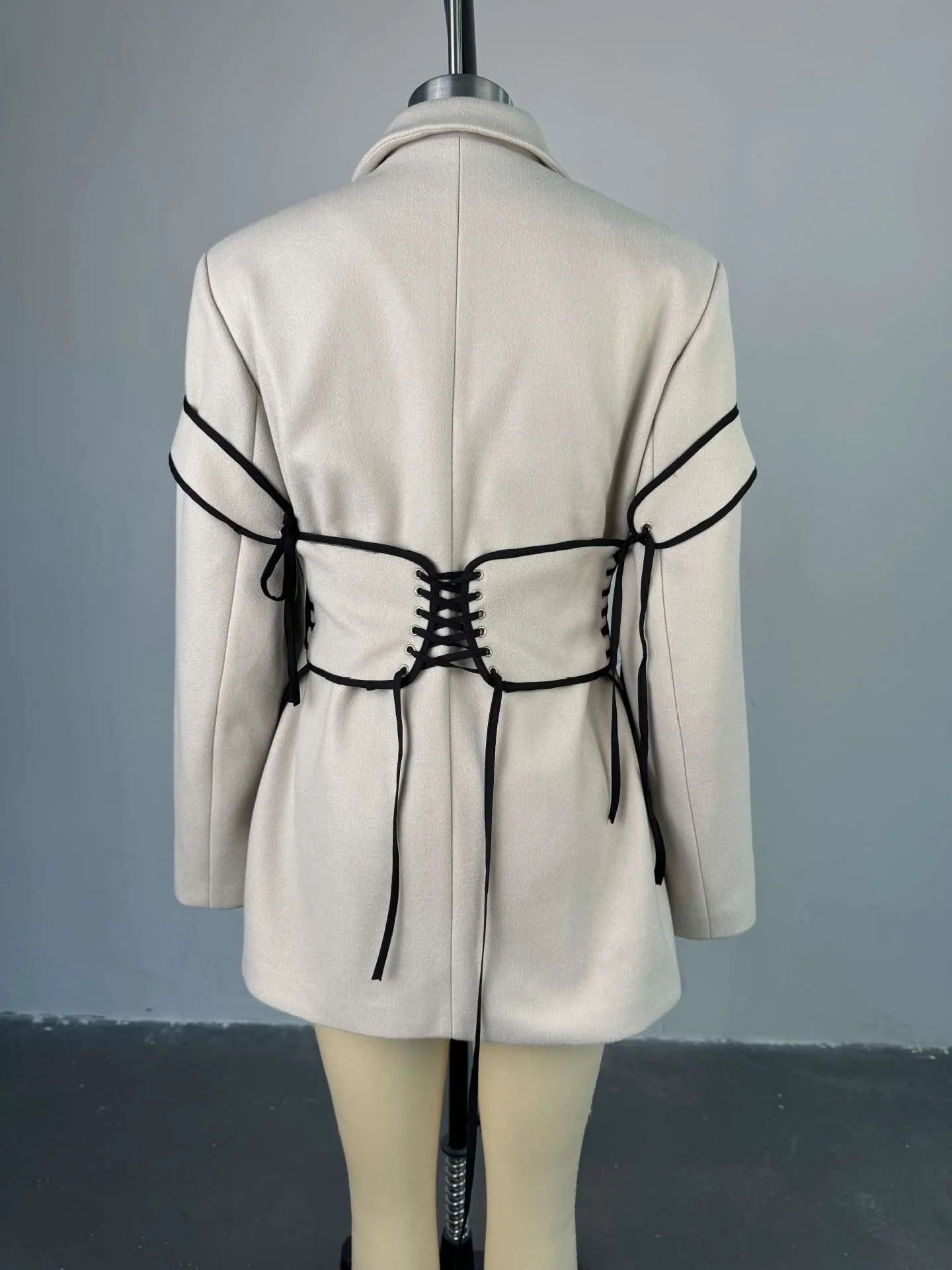 Suit Collar Tweed Jacket with Waistband