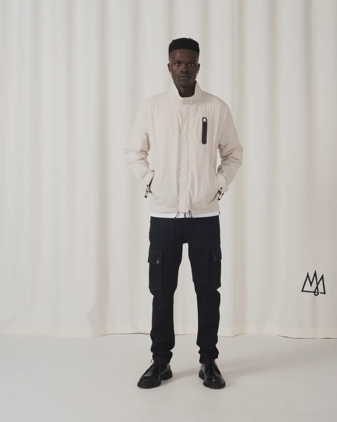 TSHEPO WINDBREAKER, SAND