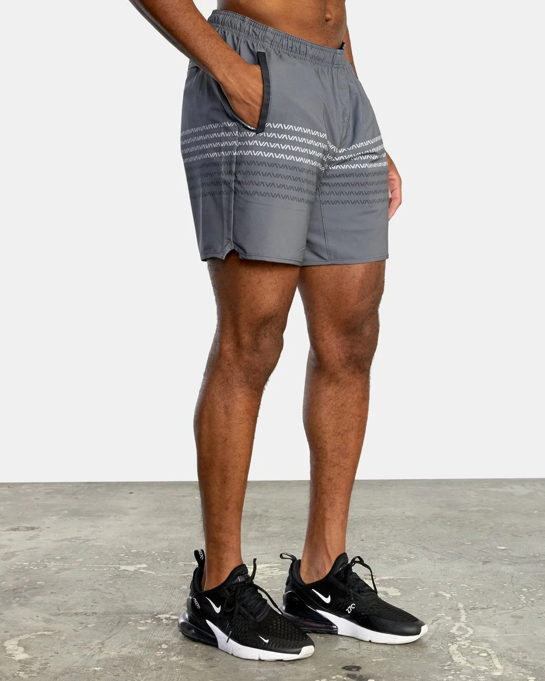 Yogger Stretch 17" Athletic Shorts - Va Stripe Smoke