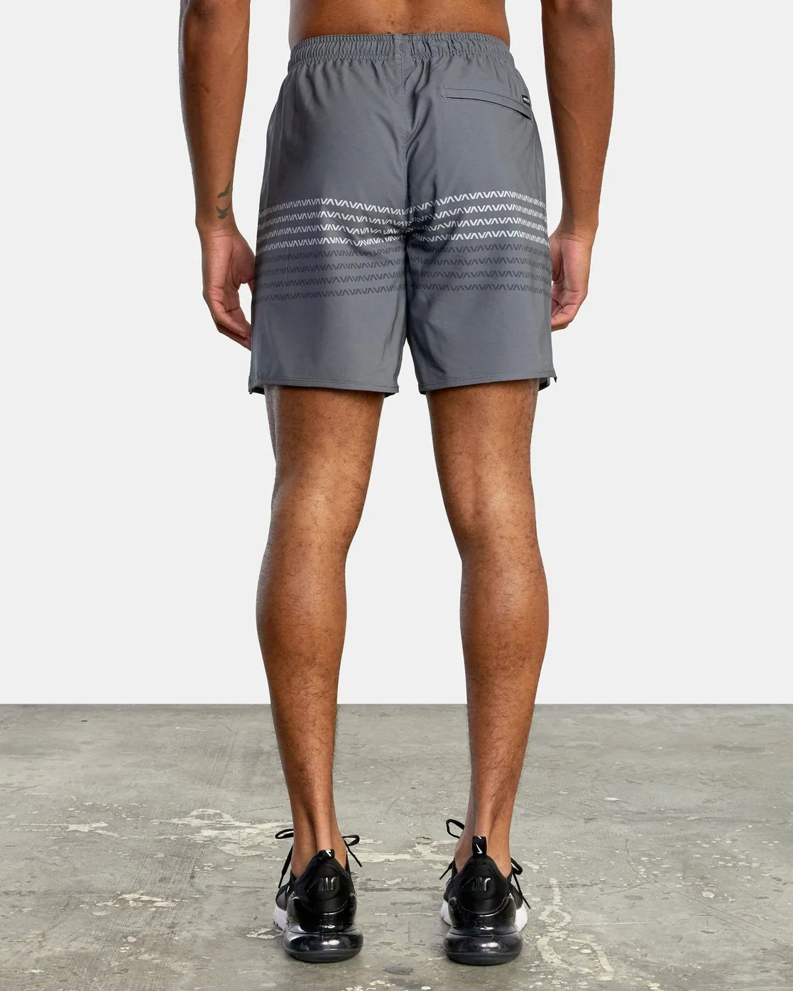 Yogger Stretch 17" Athletic Shorts - Va Stripe Smoke