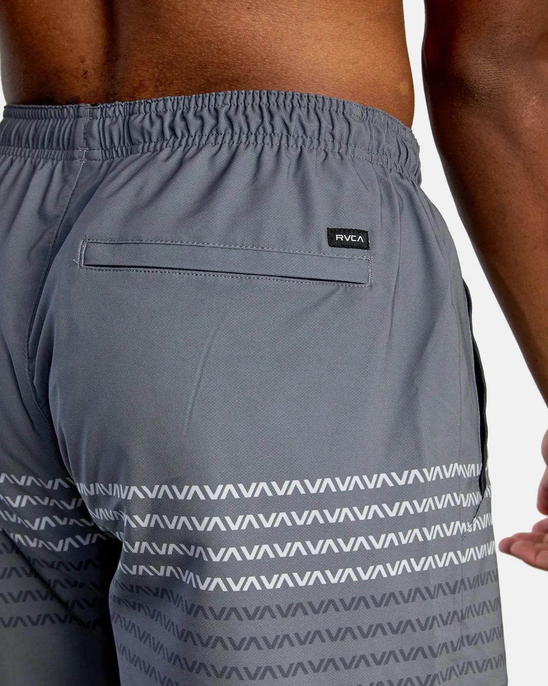 Yogger Stretch 17" Athletic Shorts - Va Stripe Smoke