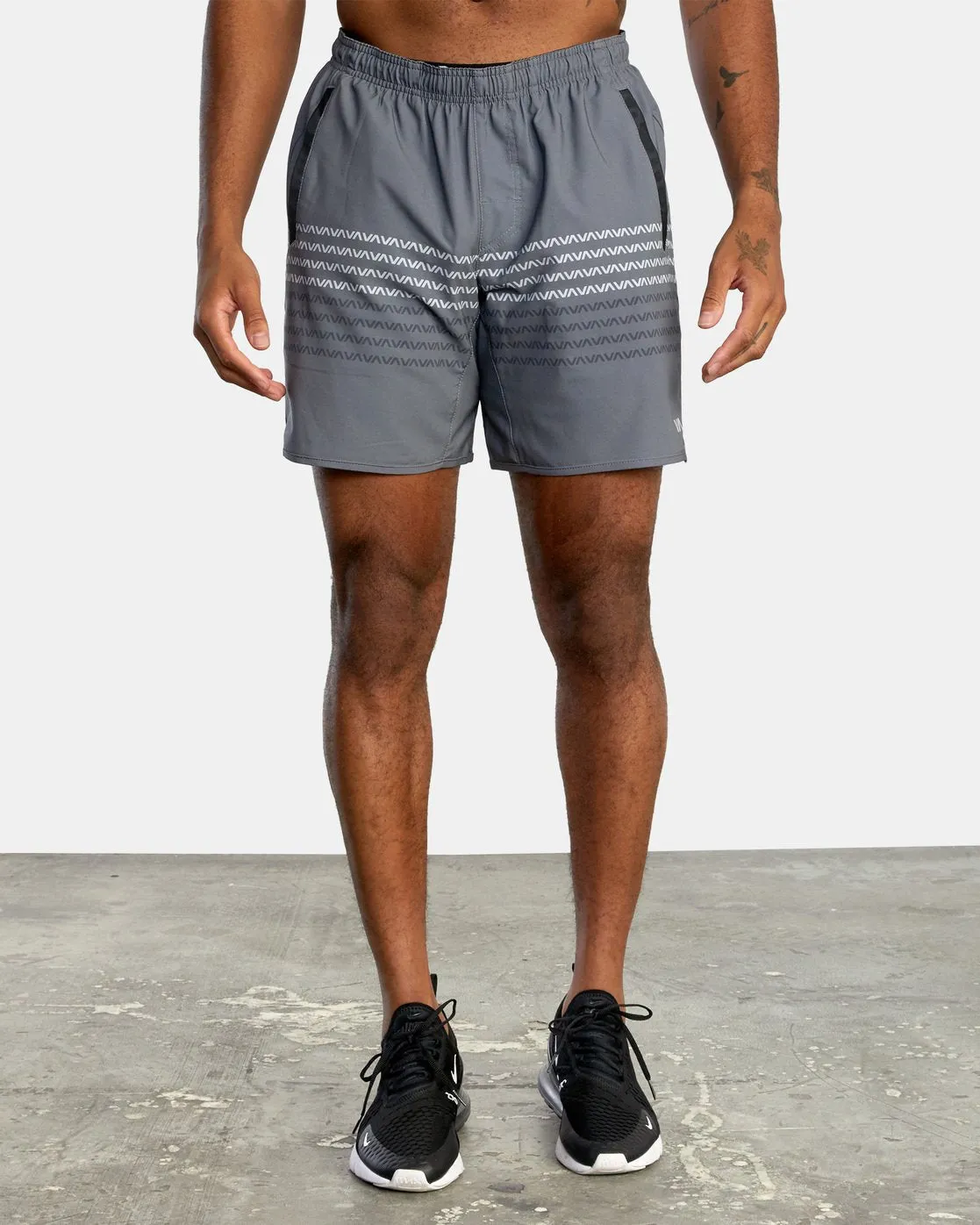 Yogger Stretch 17" Athletic Shorts - Va Stripe Smoke