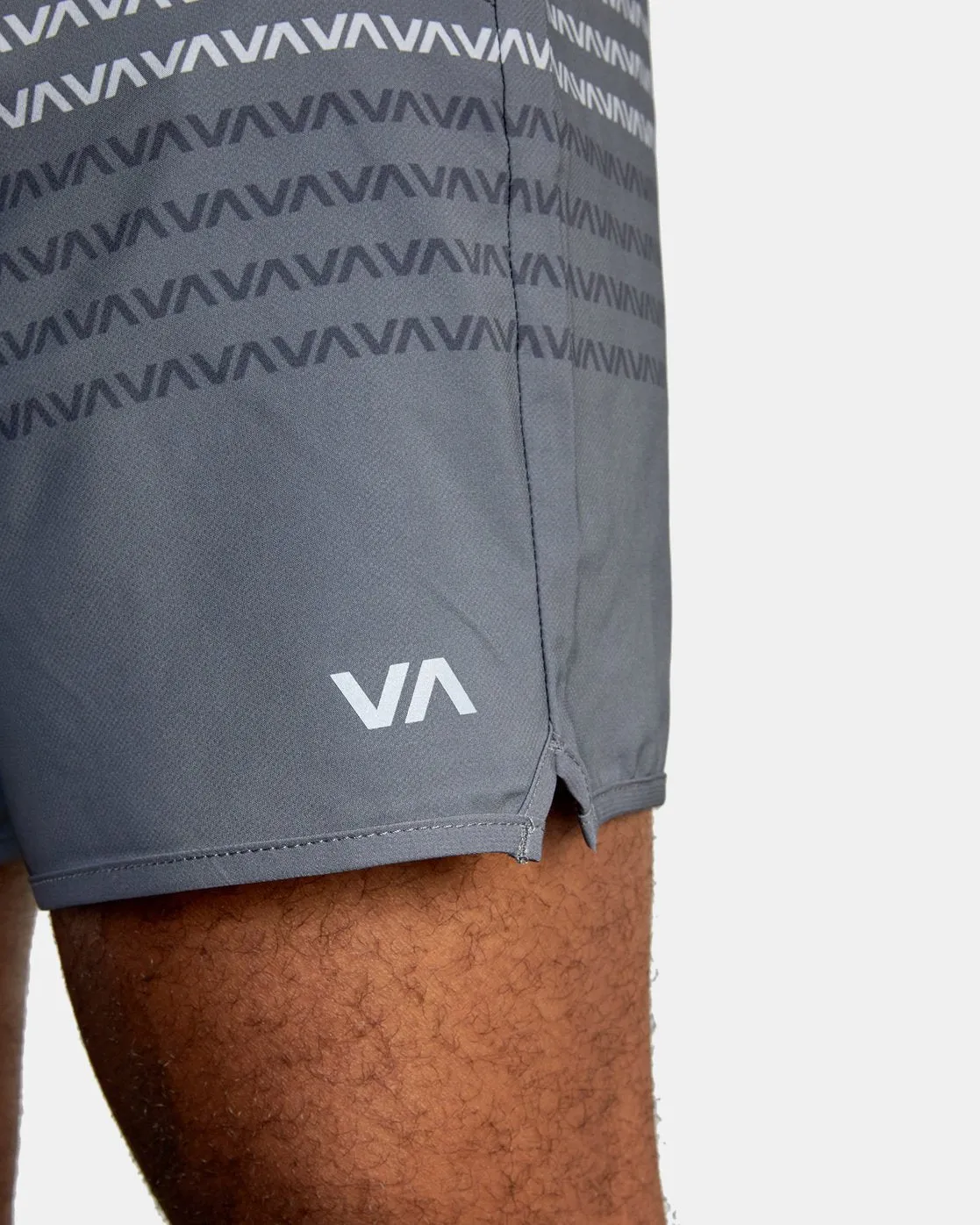 Yogger Stretch 17" Athletic Shorts - Va Stripe Smoke
